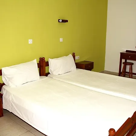 Karavos Aparthotel 2*