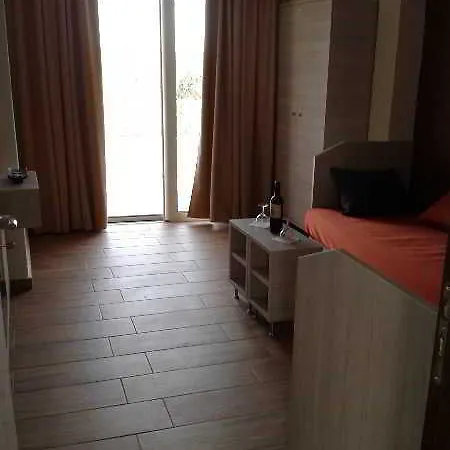 Karavos Aparthotel